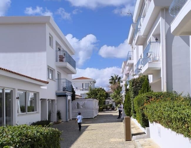 הכניסה לבית חבד בלאצ'י