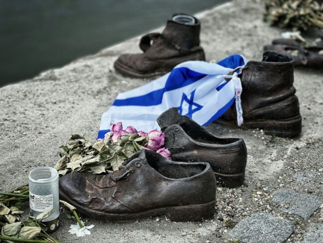 אנדרטת הנעליים על הדנובה
